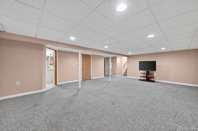 Building Photo - 11223 Hemlock Dr