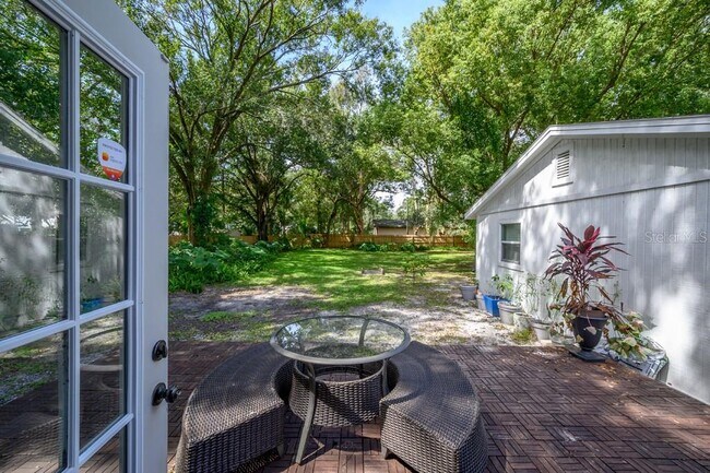 Building Photo - 6010 N Dexter Ave