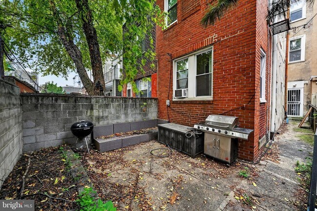 Building Photo - 1438 S 13th St