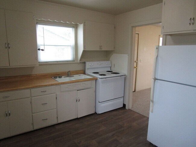 Building Photo - 0352