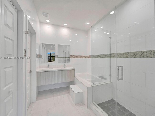 Building Photo - 10500 NW 78th Terrace