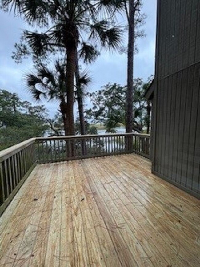 Building Photo - Broad Creek Landing