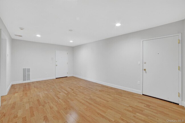 Building Photo - 142 Bannon Ave