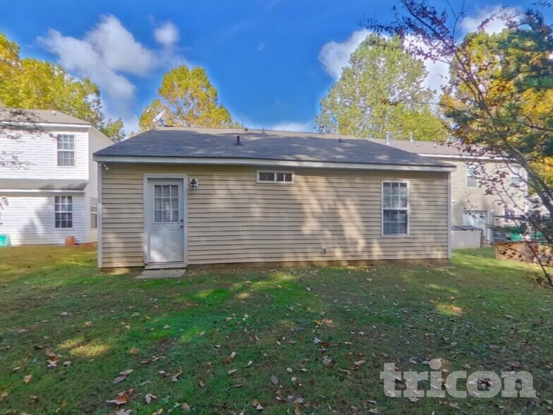 Building Photo - 2856 Oasis Ln