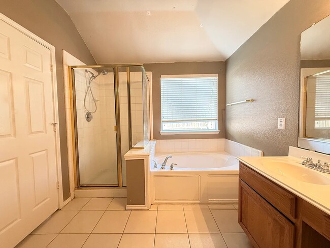 Building Photo - 6716 Spencer Dr