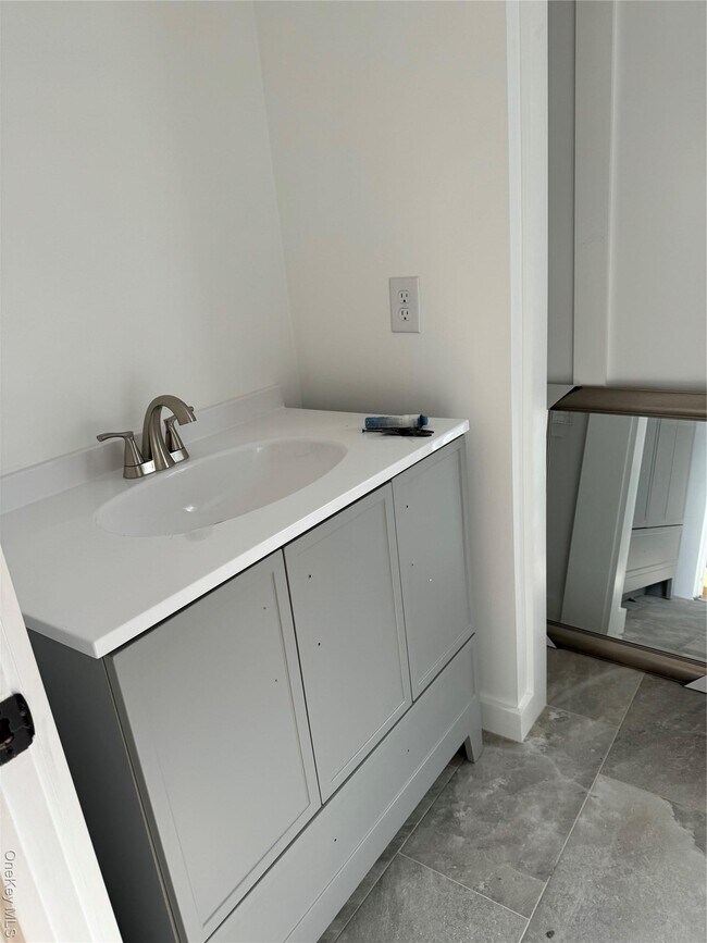 Building Photo - 14 Orchard St