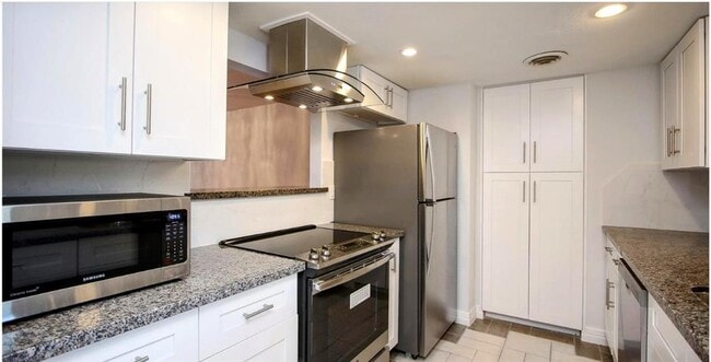 Building Photo - 12633 Memorial Dr