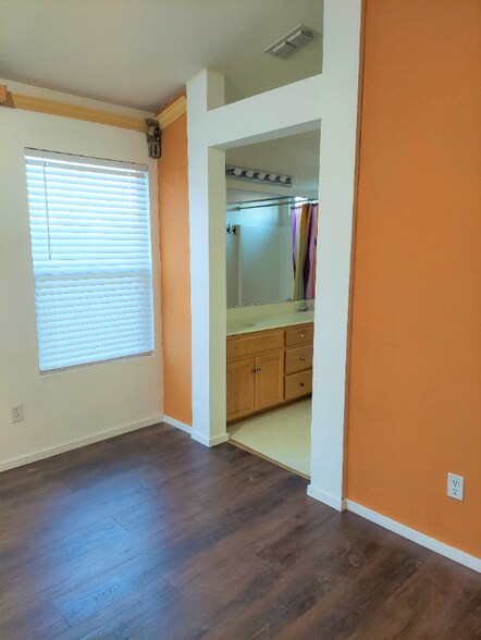 Building Photo - 812 Granite Ave