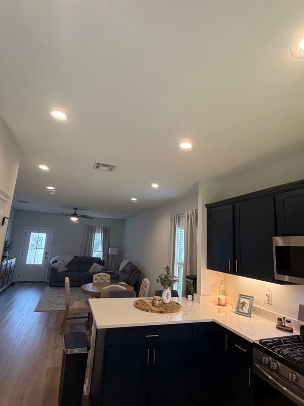 Building Photo - 106 Lightbourne Dr