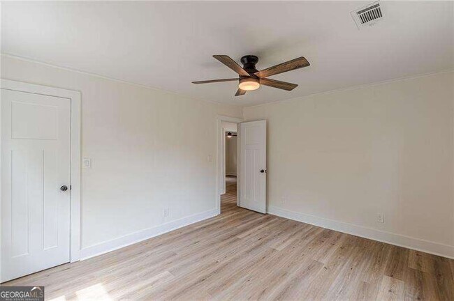 Building Photo - 525 Rosemont Dr