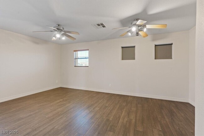Building Photo - 227 Palmarosa St