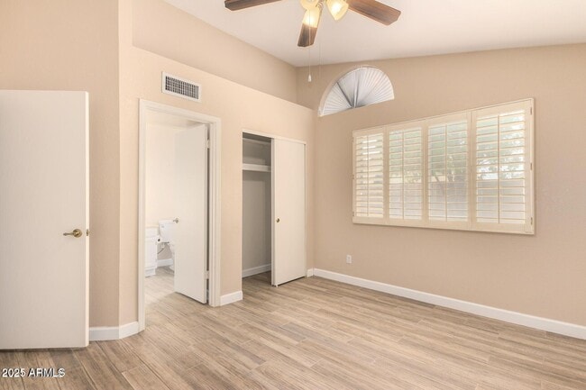 Building Photo - 3013 E Bluefield Ave