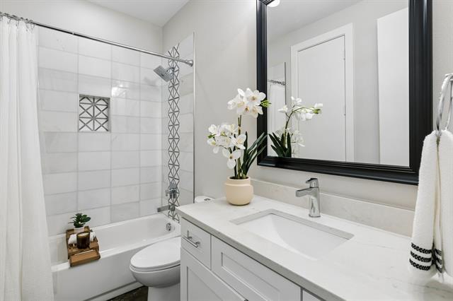 Building Photo - 4965 Blaynes View Dr