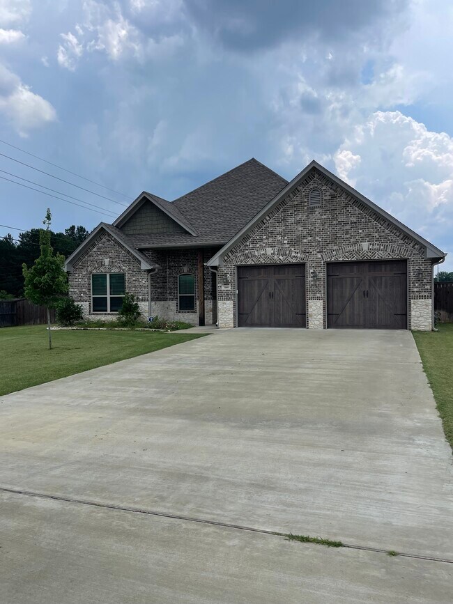 Building Photo - 3900 Gable Crest Ln