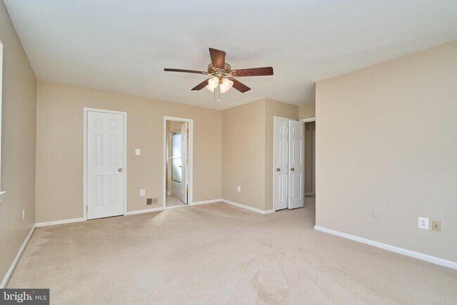 Building Photo - 8038 Sleepy View Ln