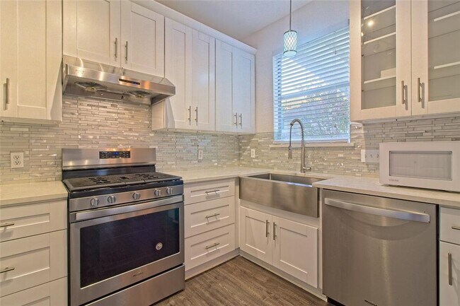 Building Photo - 13421 Tossa Ln