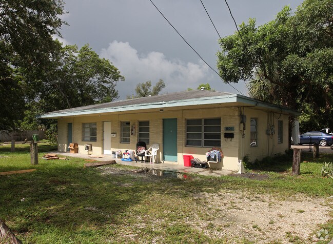 Building Photo - Riverside Gardens