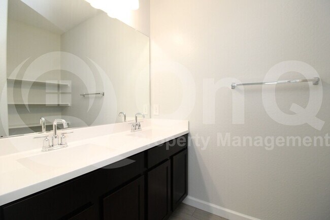 Building Photo - 24195 W Verlea Dr