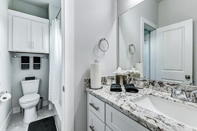 Building Photo - 4677 Bellfort Ave