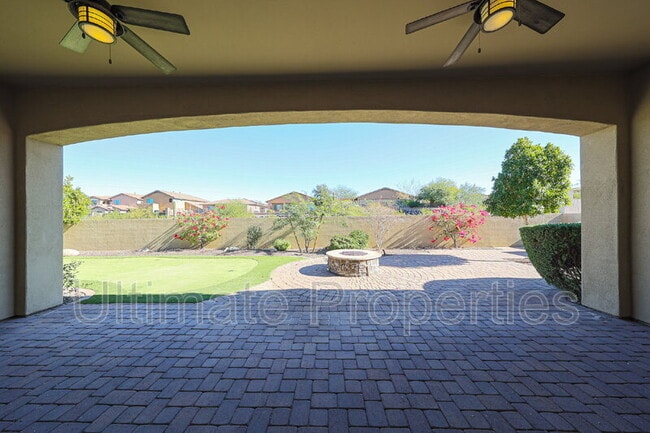 Building Photo - 28995 N 71st Ave