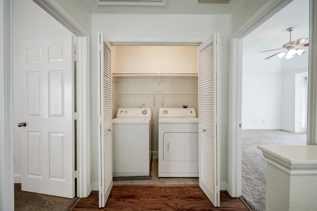 Building Photo - 5322 Nett St