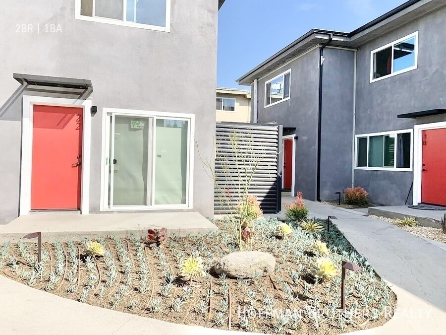 Building Photo - 8753 Langdon Ave