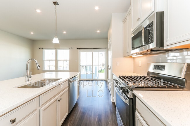 Building Photo - 12 Kohlmyer Dr