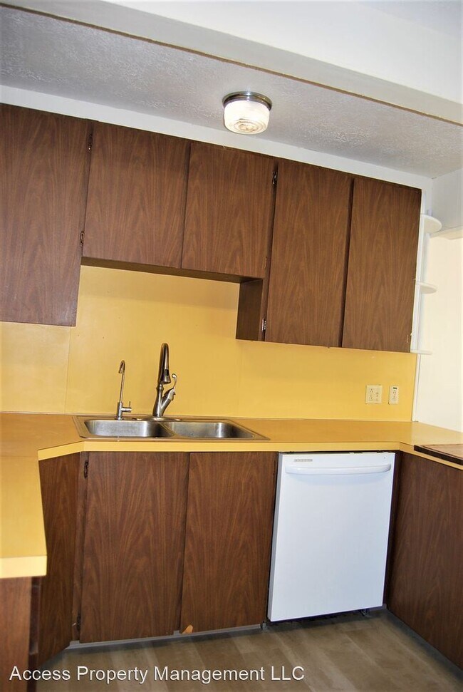 Building Photo - 3 br, 1 bath House - 31696 SW Bald Peak Rd