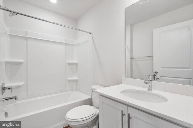 Building Photo - 16626 Green Glade Dr