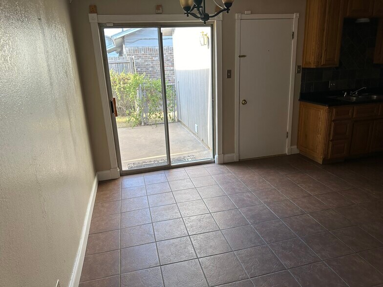 Building Photo - 1200 Woodruff St