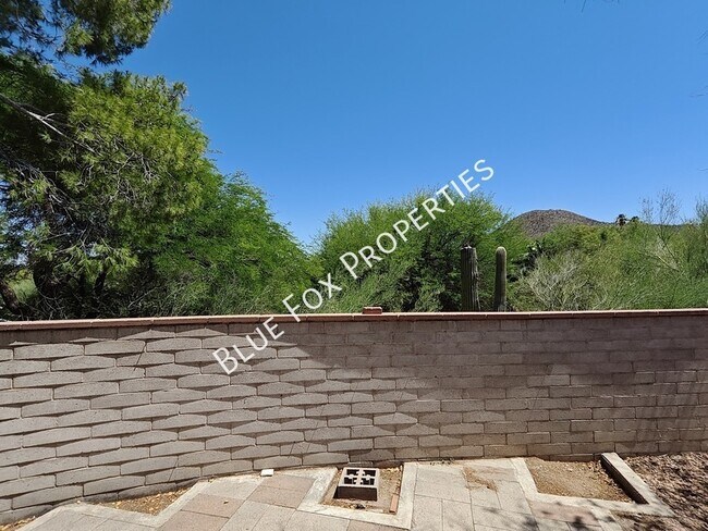 Building Photo - 2781 W Calle Carapan