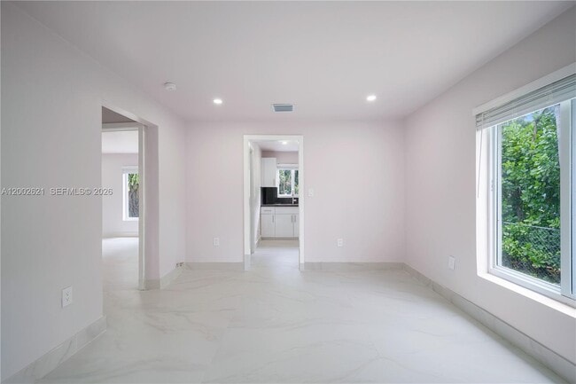 Building Photo - 2456 Jackson St