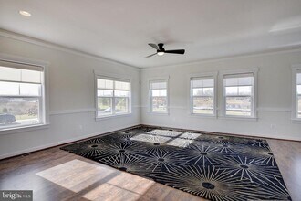 Building Photo - 104 Santa Fe Ct