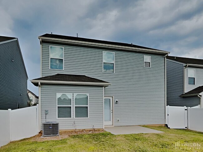 Building Photo - 635 Spencer Ln