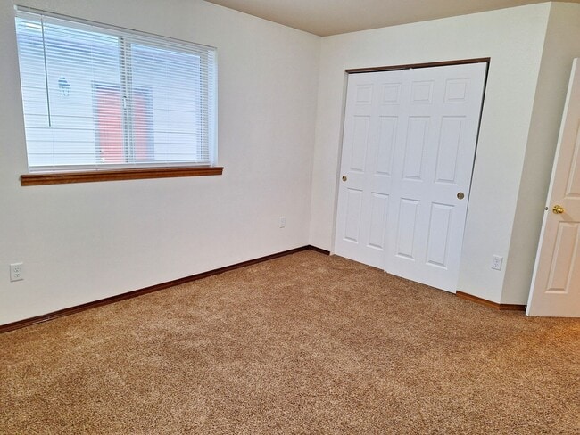 Building Photo - Newer 2 Bed 1 Bath Duplex With A View
