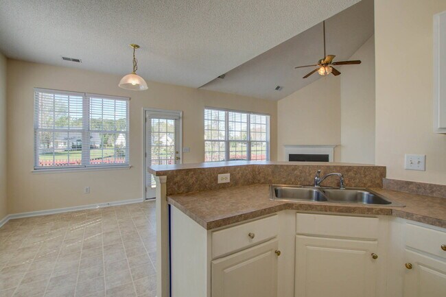 Building Photo - 533 Tribeca Dr