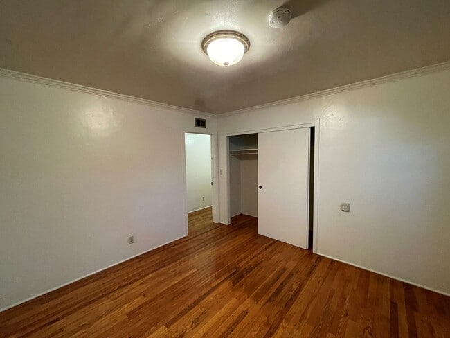 Building Photo - 1911 H St