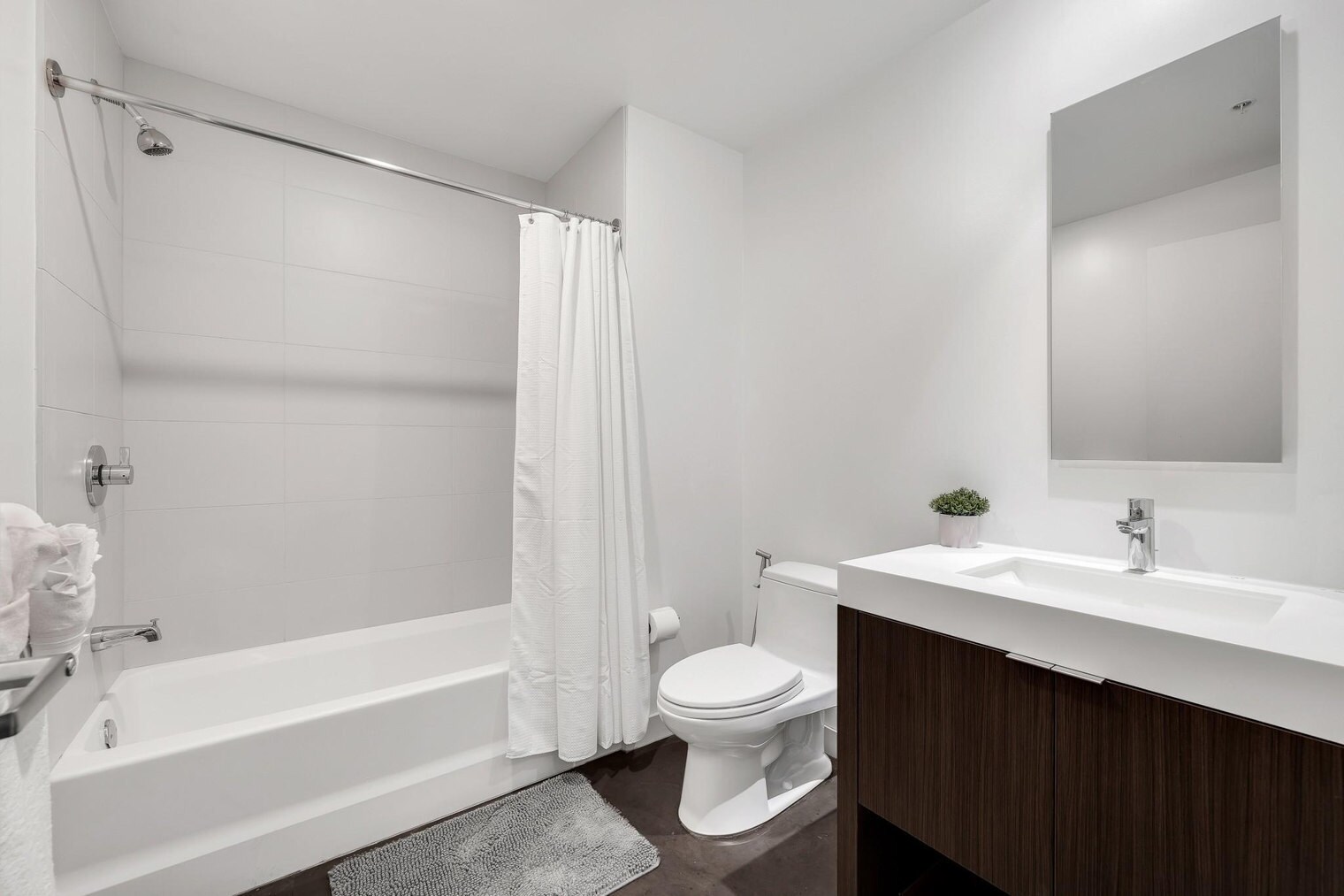 Building Photo - 18 10th St