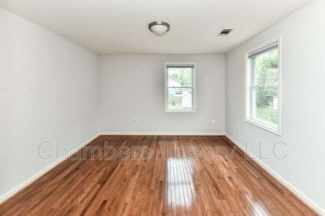 Building Photo - 1128 N Kentucky St