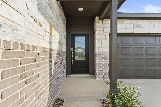 Building Photo - Stunning 4-Bed, 2-Bath Newly Built Home!