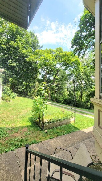 Side yard - 1003 Middle Rd