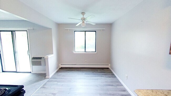 Building Photo - 17 Stenwick Dr
