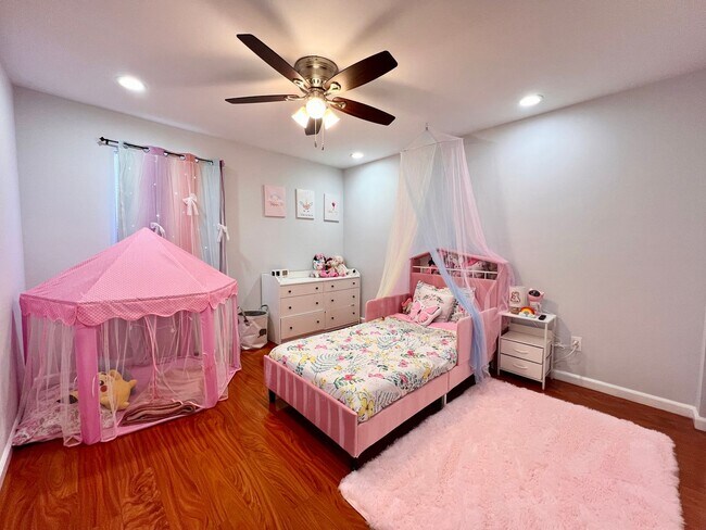 Building Photo - 1154 Spring Orchard Dr