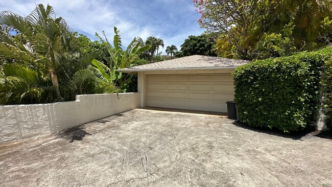 Building Photo - 3643 Diamond Head Rd
