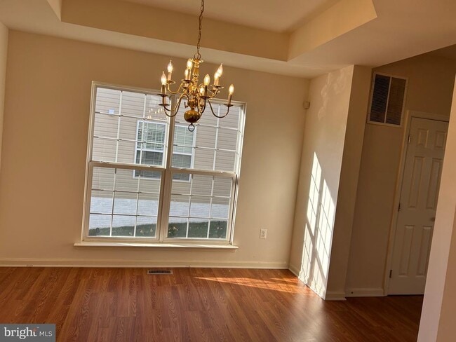Building Photo - 6821 Hollow Glen Ct