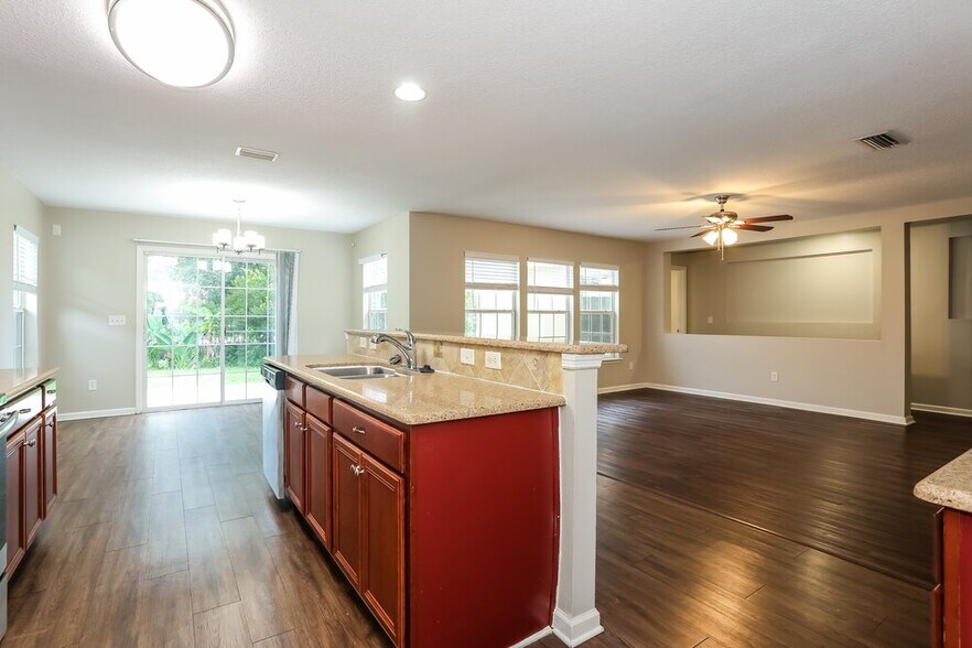 Building Photo - 3877 Marsh Bluff Dr
