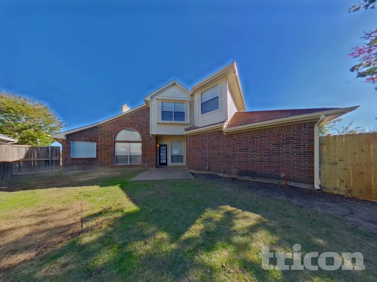 Building Photo - 1233 Clear Creek Dr