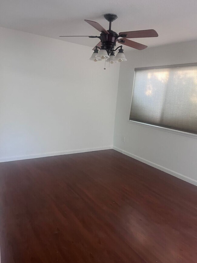 Building Photo - Spacious 2 bed 1 bath condo in Tracy