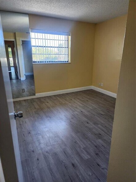 Building Photo - 4613 NW 91st Ave