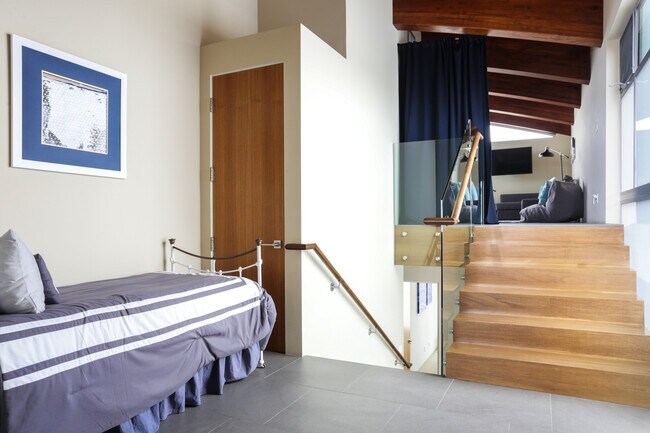 Building Photo - 1013 Mandalay Beach Rd